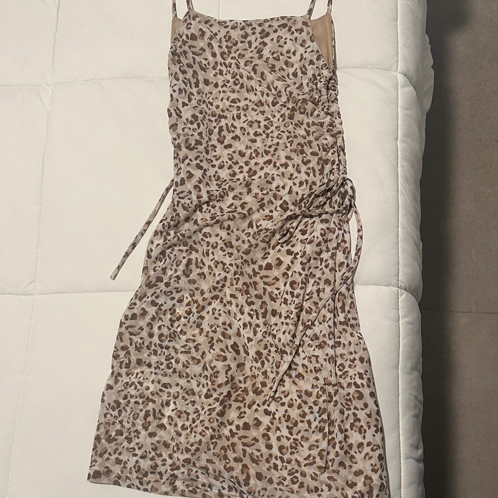 Chic Leopard Print Mini Dress - Picture 4 of 4